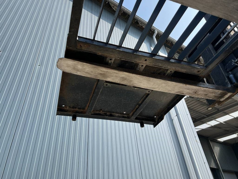 Cat 313E / 320F / 323E / 325F / 329E / 330F / 336E / 3 - Kabiin ja interjöör - Ehitusmasinad: pilt 2 Cat 313E / 320F / 323E / 325F / 329E / 330F / 336E / 3 - Kabiin ja interjöör - Ehitusmasinad: pilt 2