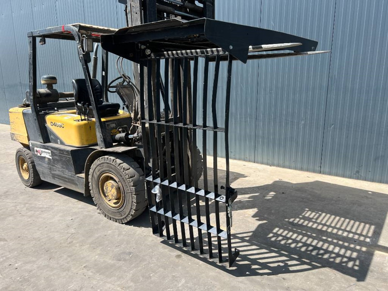 Cat 313E / 320F / 323E / 325F / 329E / 330F / 336E / 3 - Kabiin ja interjöör - Ehitusmasinad: pilt 2 Cat 313E / 320F / 323E / 325F / 329E / 330F / 336E / 3 - Kabiin ja interjöör - Ehitusmasinad: pilt 2