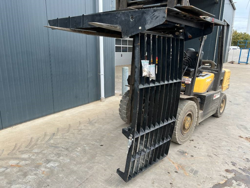 Cat 313E / 320F / 323E / 325F / 329E / 330F / 336E / 3 - Kabiin ja interjöör - Ehitusmasinad: pilt 2 Cat 313E / 320F / 323E / 325F / 329E / 330F / 336E / 3 - Kabiin ja interjöör - Ehitusmasinad: pilt 2