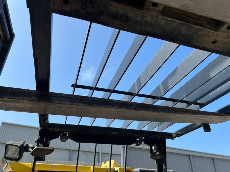 Cat 313E / 320F / 323E / 325F / 329E / 330F / 336E / 3 - Kabiin ja interjöör - Ehitusmasinad: pilt 3 Cat 313E / 320F / 323E / 325F / 329E / 330F / 336E / 3 - Kabiin ja interjöör - Ehitusmasinad: pilt 3