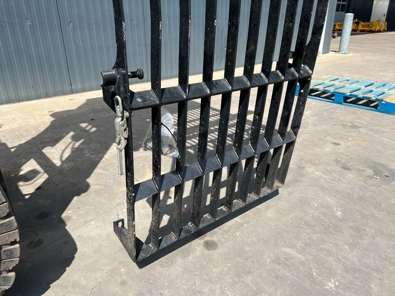 Cat 313E / 320F / 323E / 325F / 329E / 330F / 336E / 3 - Kabiin ja interjöör - Ehitusmasinad: pilt 4 Cat 313E / 320F / 323E / 325F / 329E / 330F / 336E / 3 - Kabiin ja interjöör - Ehitusmasinad: pilt 4