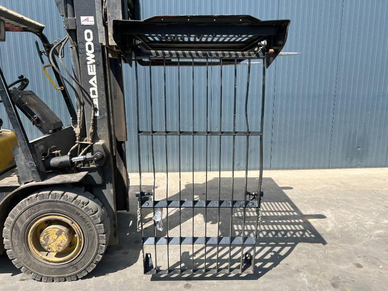 Cat 313E / 320F / 323E / 325F / 329E / 330F / 336E / - Kabiin ja interjöör - Ehitusmasinad: pilt 3 Cat 313E / 320F / 323E / 325F / 329E / 330F / 336E / - Kabiin ja interjöör - Ehitusmasinad: pilt 3