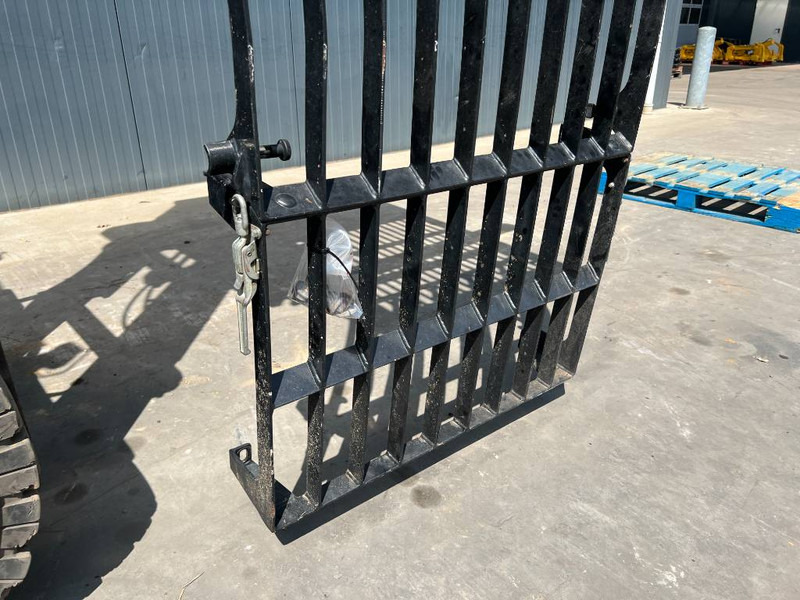 Cat 313E / 320F / 323E / 325F / 329E / 330F / 336E / - Kabiin ja interjöör - Ehitusmasinad: pilt 4 Cat 313E / 320F / 323E / 325F / 329E / 330F / 336E / - Kabiin ja interjöör - Ehitusmasinad: pilt 4