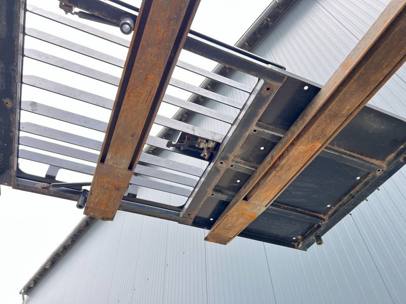 Cat 313E / M315F / 320F / 323E / 325F / 329E / 330F / - Kabiin ja interjöör - Ehitusmasinad: pilt 3 Cat 313E / M315F / 320F / 323E / 325F / 329E / 330F / - Kabiin ja interjöör - Ehitusmasinad: pilt 3