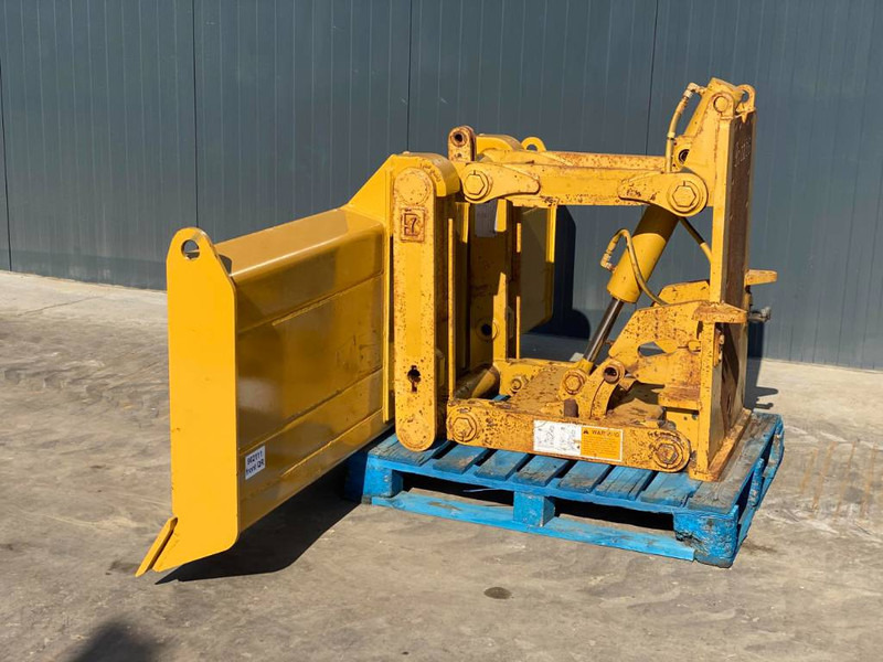 Cat Front Blade + Lift 12H / 120M / 120H / 140G / 140H - Tera - Ehitusmasinad: pilt 1 Cat Front Blade + Lift 12H / 120M / 120H / 140G / 140H - Tera - Ehitusmasinad: pilt 1