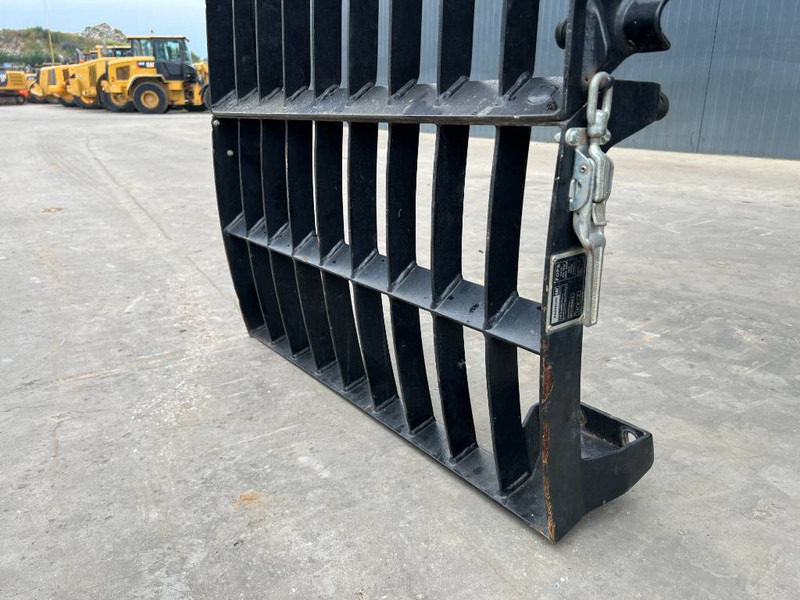Cat M313D / M315D / M316D / M318D / M322D / M325D - Kabiin ja interjöör - Ehitusmasinad: pilt 3 Cat M313D / M315D / M316D / M318D / M322D / M325D - Kabiin ja interjöör - Ehitusmasinad: pilt 3