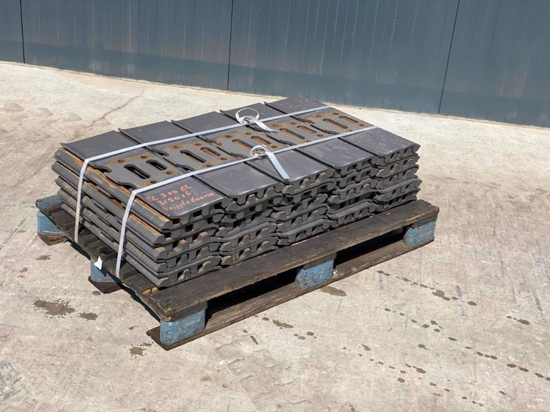 Hitachi EX270 / EX300 / EX310 Shoes/Pads - Raam/ Konstruktsioon - Ehitusmasinad: pilt 3 Hitachi EX270 / EX300 / EX310 Shoes/Pads - Raam/ Konstruktsioon - Ehitusmasinad: pilt 3