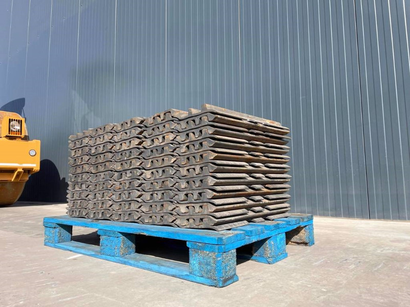 Hyundai R210 / R215 / R220 / R235 / R250 / R260 - Raam/ Konstruktsioon - Ehitusmasinad: pilt 2 Hyundai R210 / R215 / R220 / R235 / R250 / R260 - Raam/ Konstruktsioon - Ehitusmasinad: pilt 2