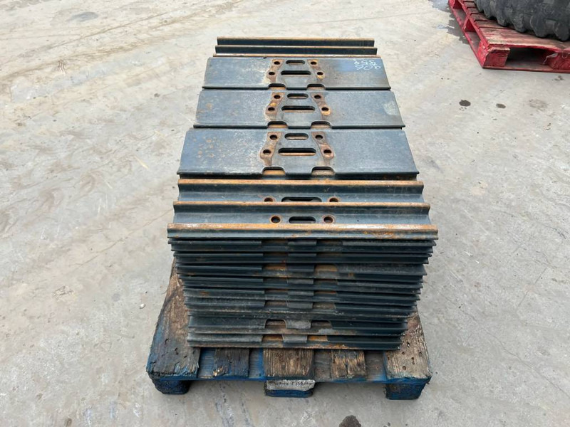Hyundai R210 / R215 / R220 Shoes 3 Grouser 600mm - Raam/ Konstruktsioon - Ehitusmasinad: pilt 4 Hyundai R210 / R215 / R220 Shoes 3 Grouser 600mm - Raam/ Konstruktsioon - Ehitusmasinad: pilt 4