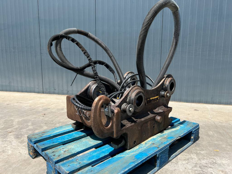 OilQuick OQ70/55 - 323E - Kiirühendus - Ehitusmasinad: pilt 1 OilQuick OQ70/55 - 323E - Kiirühendus - Ehitusmasinad: pilt 1