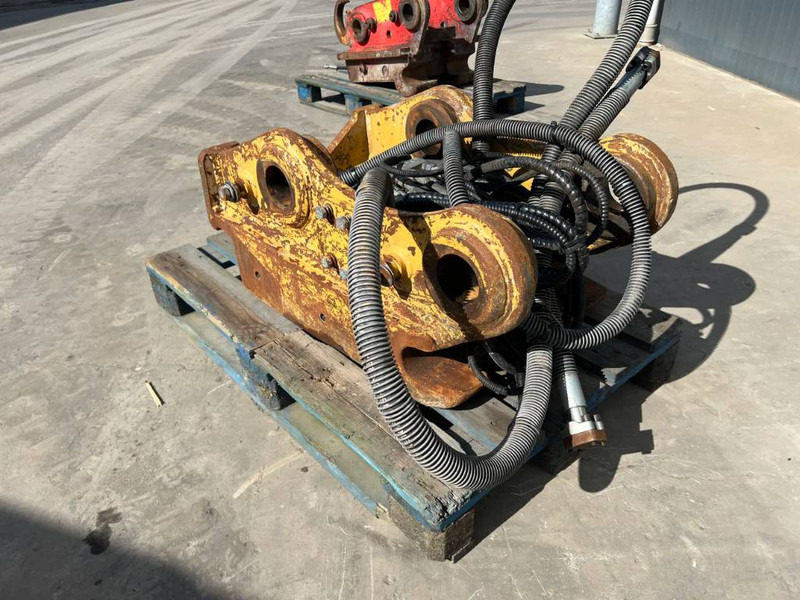 OilQuick OQ80 - 330F / 329E - Kiirühendus - Ehitusmasinad: pilt 5 OilQuick OQ80 - 330F / 329E - Kiirühendus - Ehitusmasinad: pilt 5