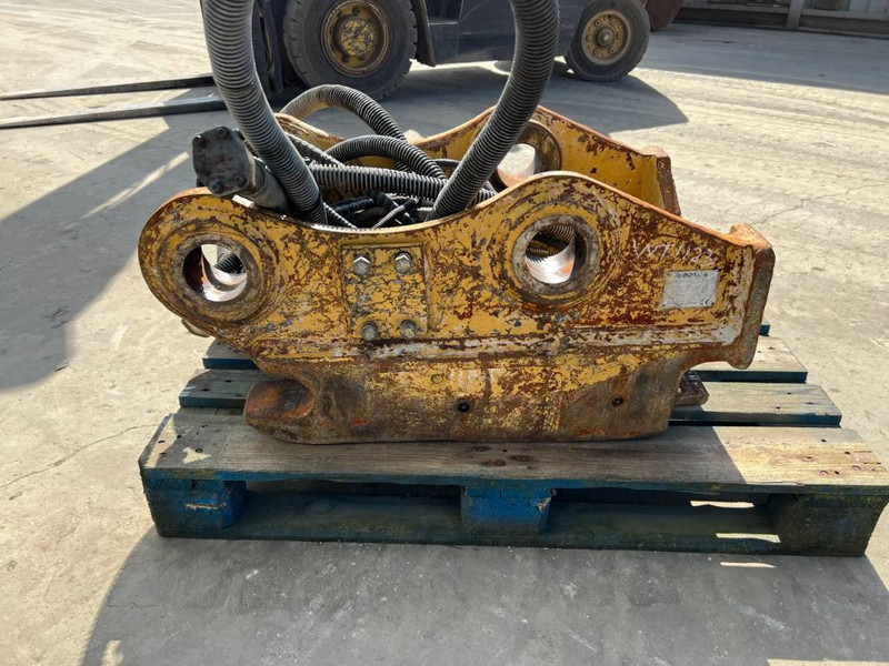 OilQuick OQ80 - 330F / 329E - Kiirühendus - Ehitusmasinad: pilt 4 OilQuick OQ80 - 330F / 329E - Kiirühendus - Ehitusmasinad: pilt 4