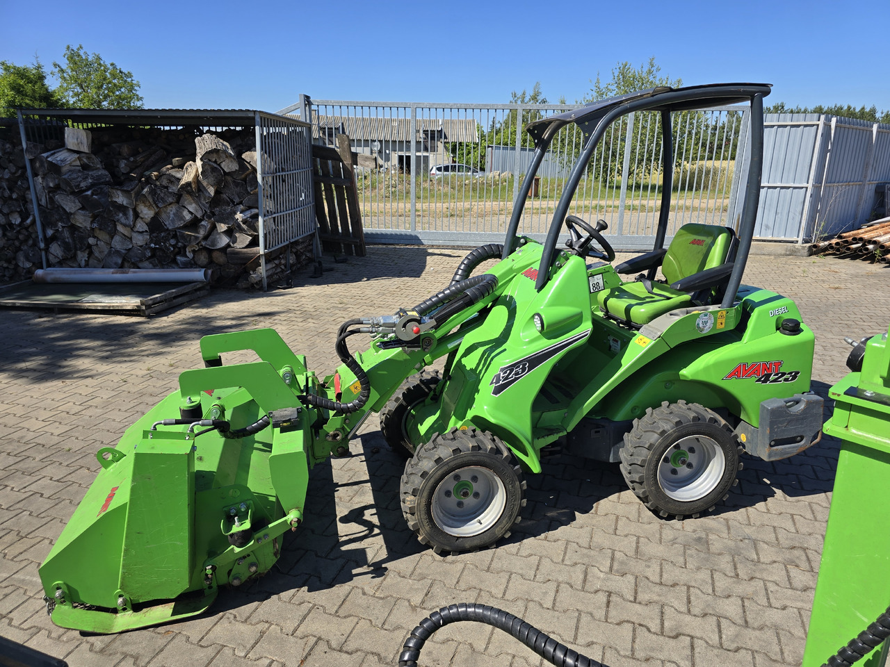 AVANT 423 - Kompaktlaadur: pilt 3 AVANT 423 - Kompaktlaadur: pilt 3