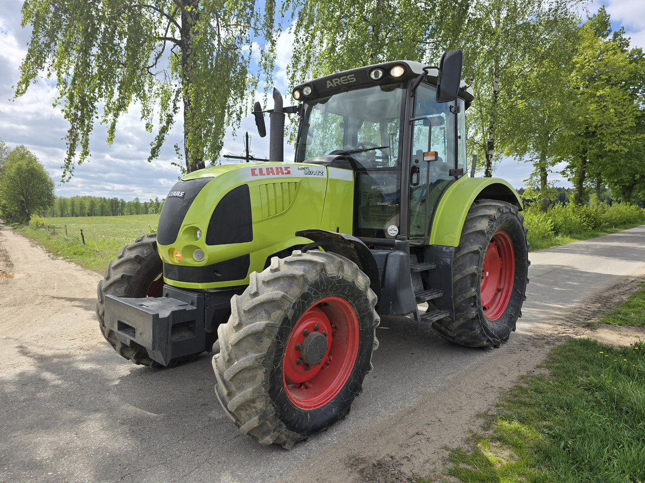 CLAAS Ares 657 ATZ - Traktor: pilt 2 CLAAS Ares 657 ATZ - Traktor: pilt 2