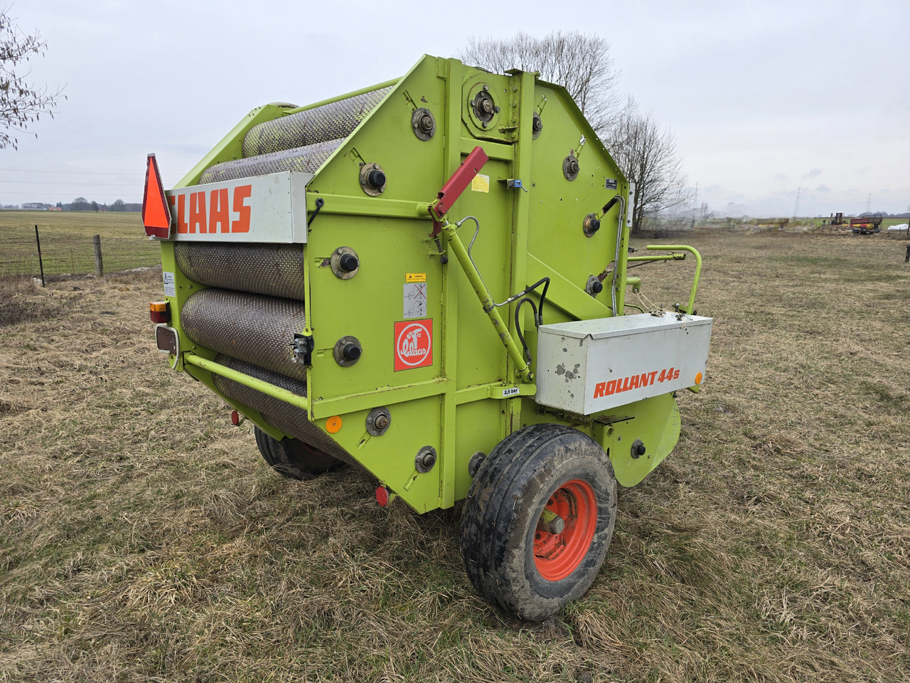 CLAAS ROLLANT 44s - Heinapress, ümmargune: pilt 4 CLAAS ROLLANT 44s - Heinapress, ümmargune: pilt 4