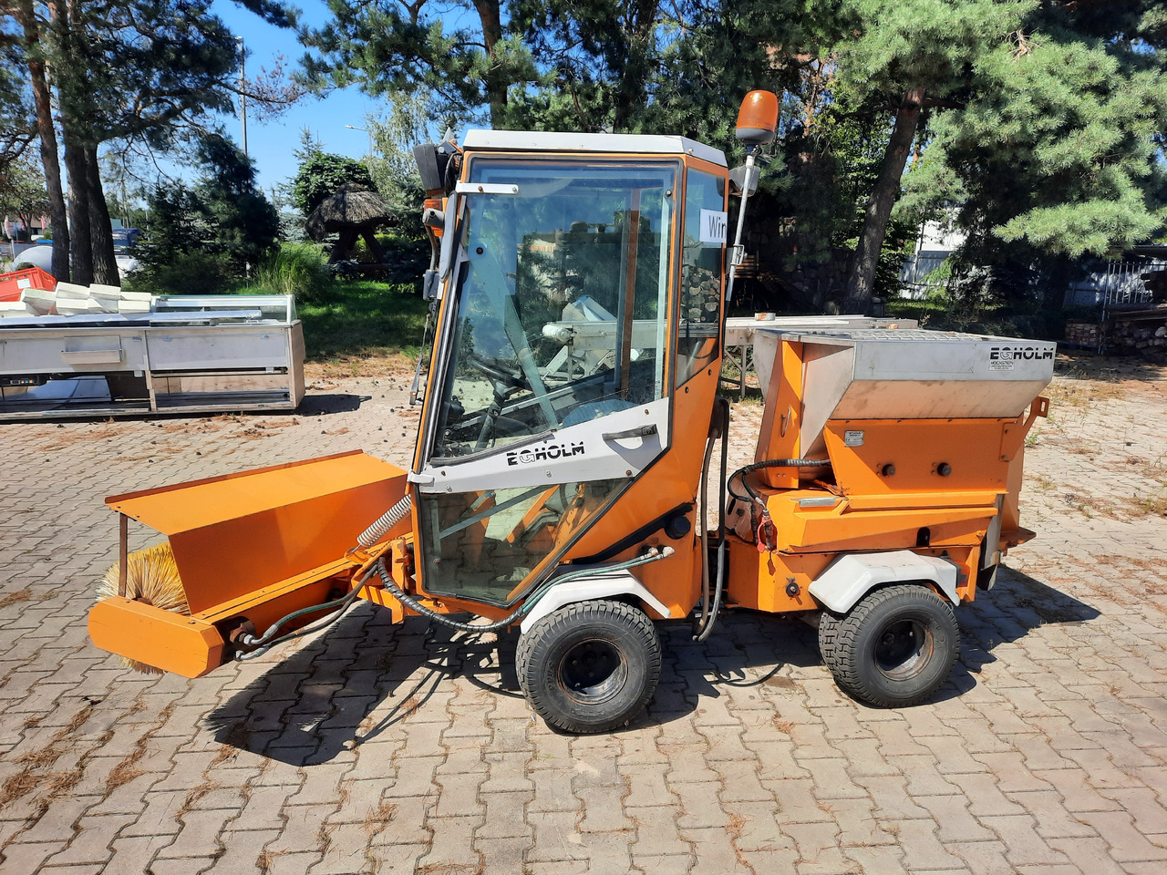 EGHOLM 2100 - Väiketraktor: pilt 1 EGHOLM 2100 - Väiketraktor: pilt 1