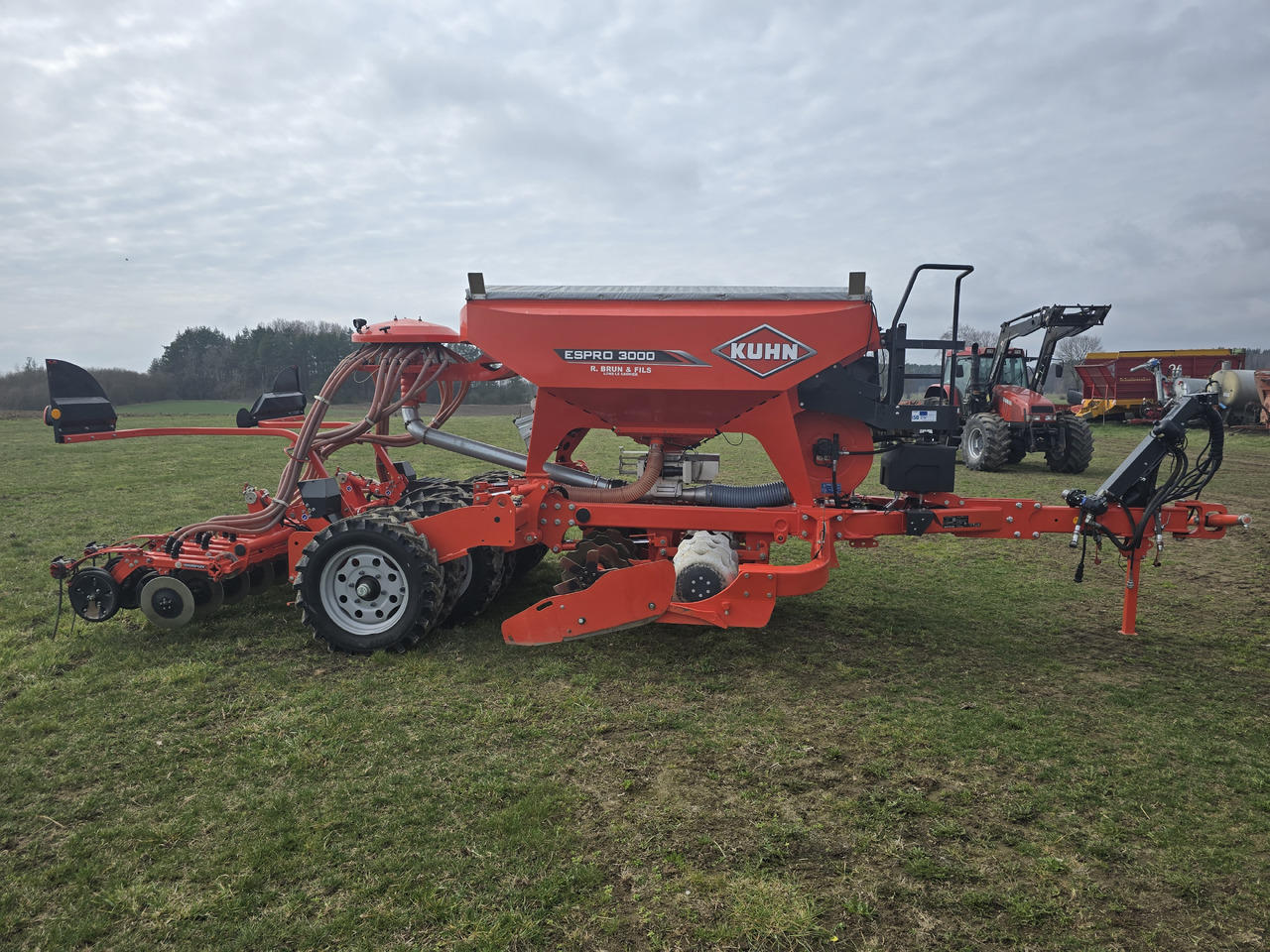 KUHN ESPRO 3000 VFB - Kombain-külvimasin: pilt 3 KUHN ESPRO 3000 VFB - Kombain-külvimasin: pilt 3