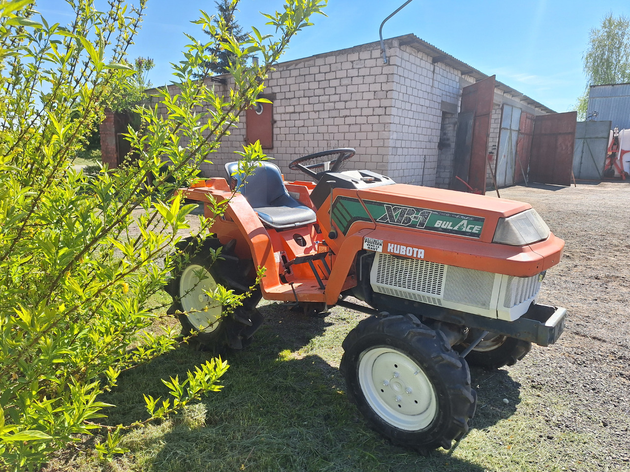 Kubota XB-1 - Traktor: pilt 4 Kubota XB-1 - Traktor: pilt 4