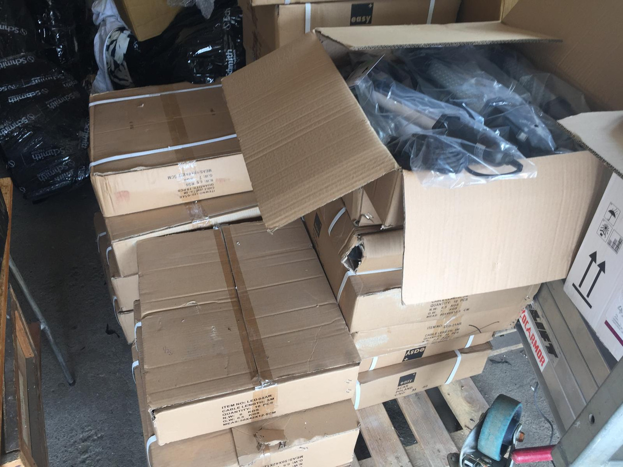 Lampa warsztatowa na 5 metrowym przewodzie zasilającym - Garaažiseadmed: pilt 2 Lampa warsztatowa na 5 metrowym przewodzie zasilającym - Garaažiseadmed: pilt 2