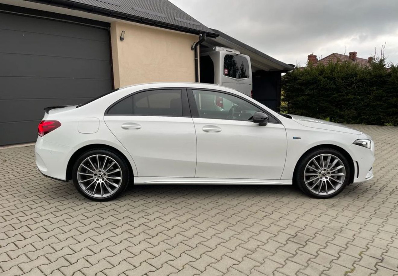 Mercedes A250e - Auto: pilt 4 Mercedes A250e - Auto: pilt 4
