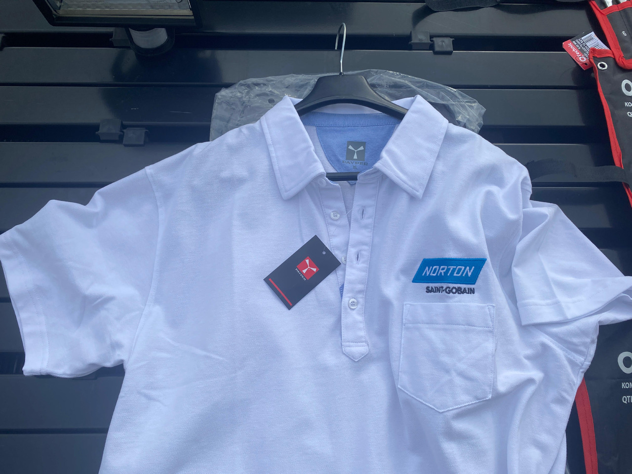 Norton, Dedra ukośnica, zestaw kluczy, lampa z czujnikiem, koszulka Polo - Auto tööriist: pilt 4 Norton, Dedra ukośnica, zestaw kluczy, lampa z czujnikiem, koszulka Polo - Auto tööriist: pilt 4