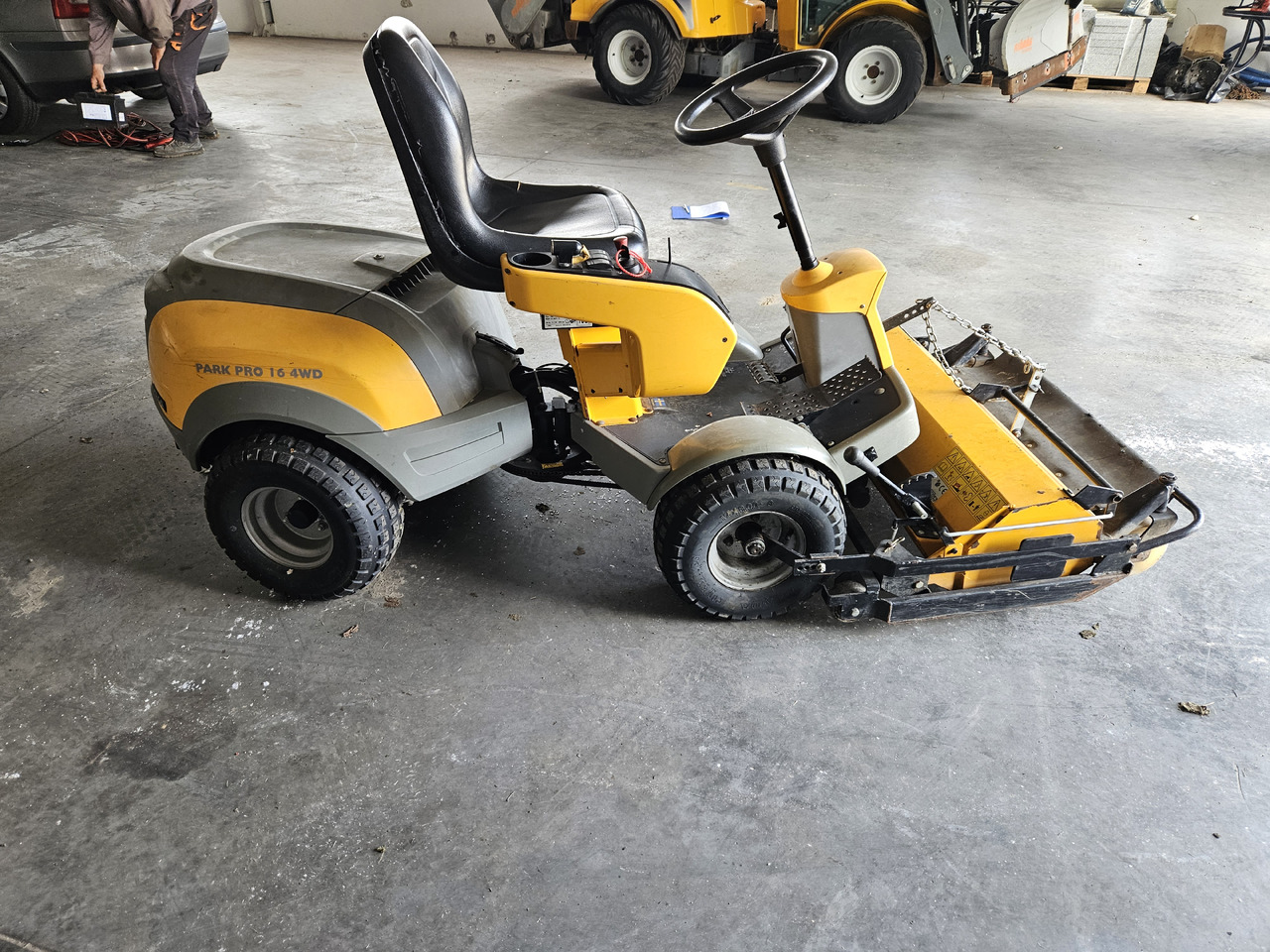 Stiga Park Pro 16 4WD - Muruniiduk: pilt 5 Stiga Park Pro 16 4WD - Muruniiduk: pilt 5