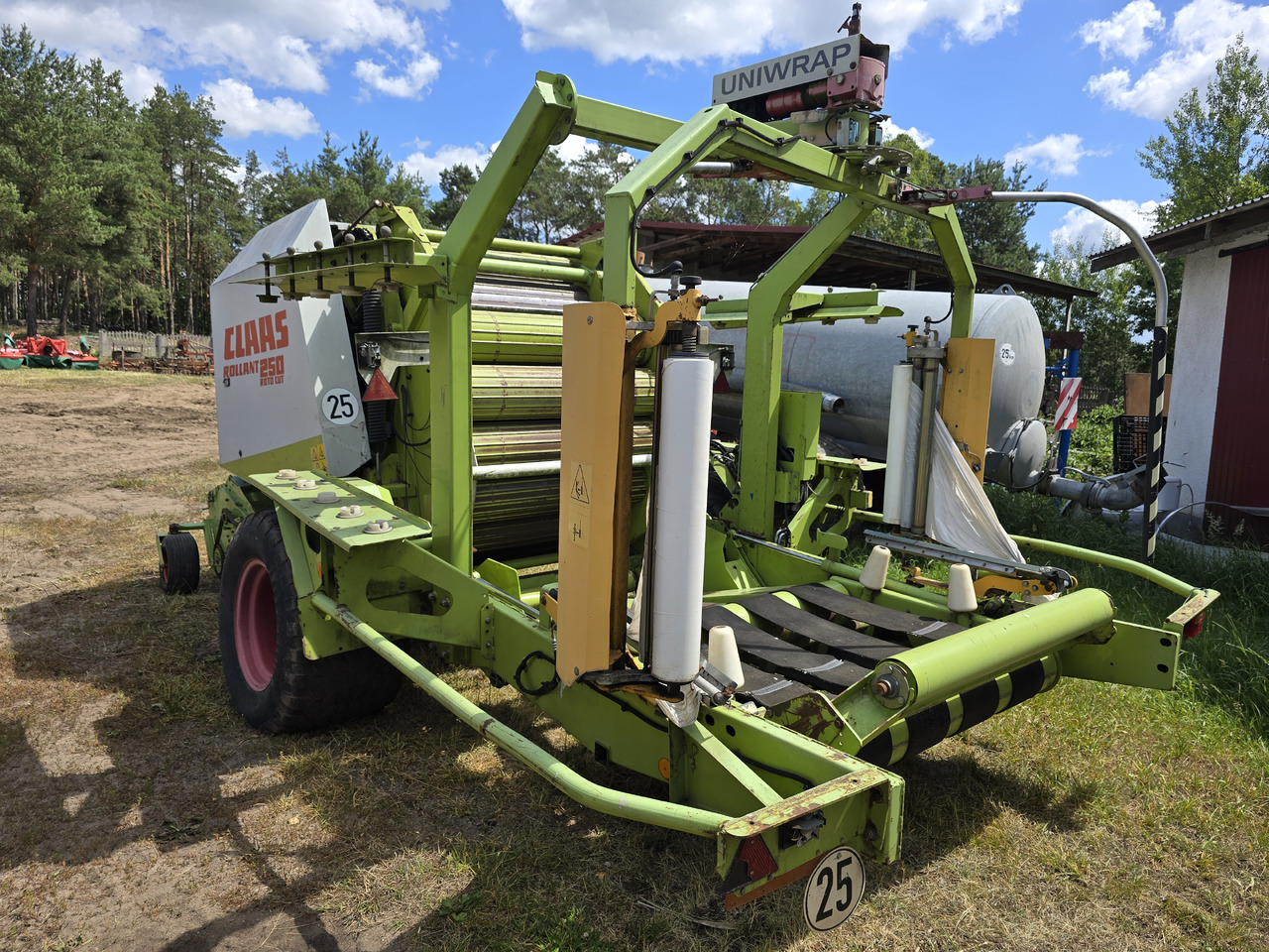Claas ROLLANT 250 Roto Cut - Heinapress, ümmargune: pilt 3 Claas ROLLANT 250 Roto Cut - Heinapress, ümmargune: pilt 3