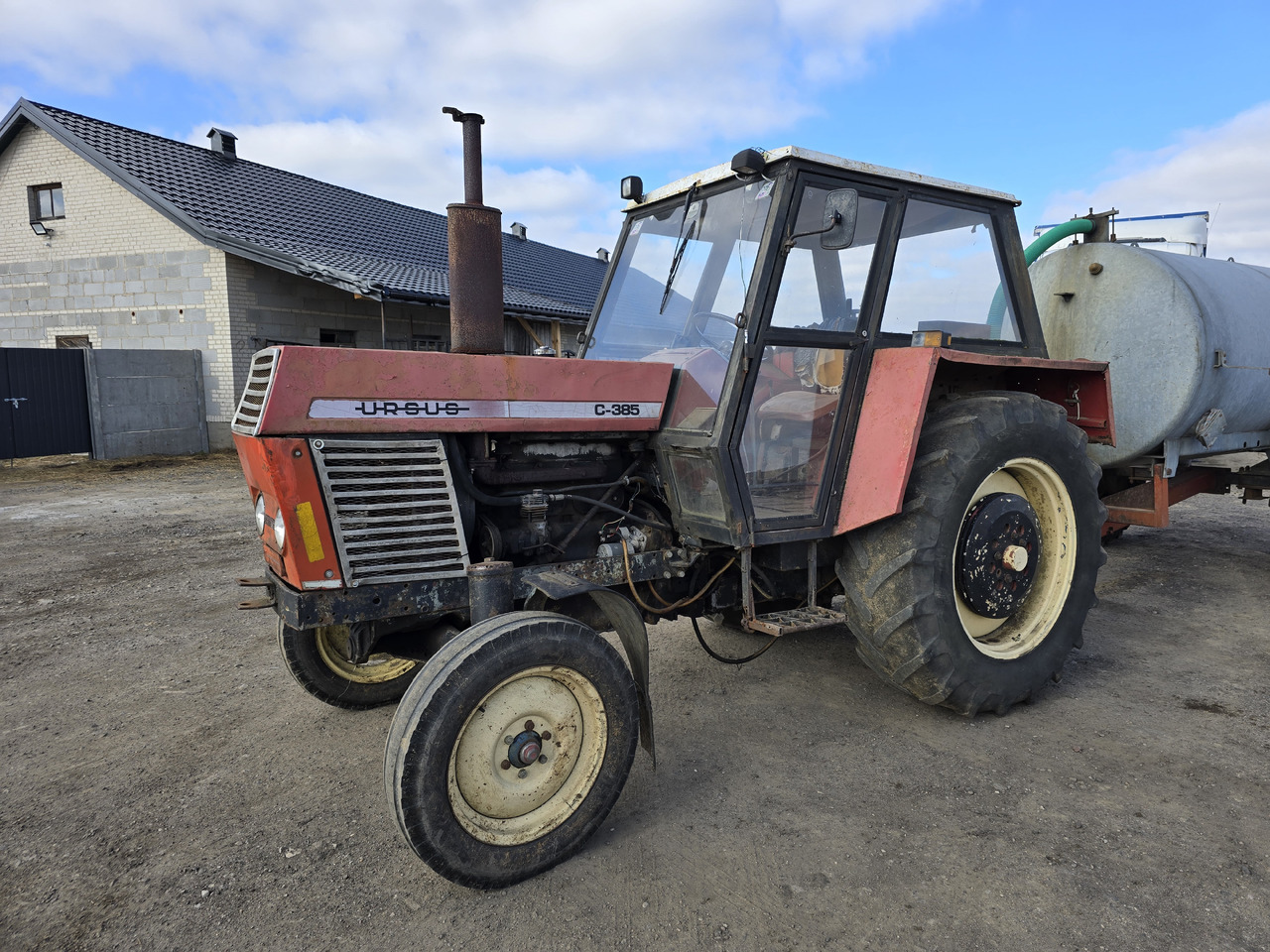 Ursus C-385 - Traktor: pilt 1 Ursus C-385 - Traktor: pilt 1