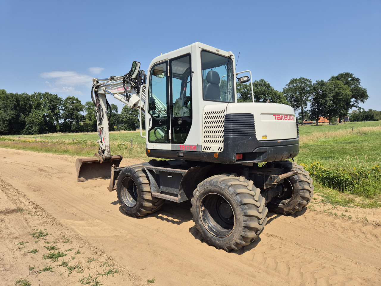 Tackeuchi TB 175 W - Ratastel ekskavaator: pilt 3 Tackeuchi TB 175 W - Ratastel ekskavaator: pilt 3