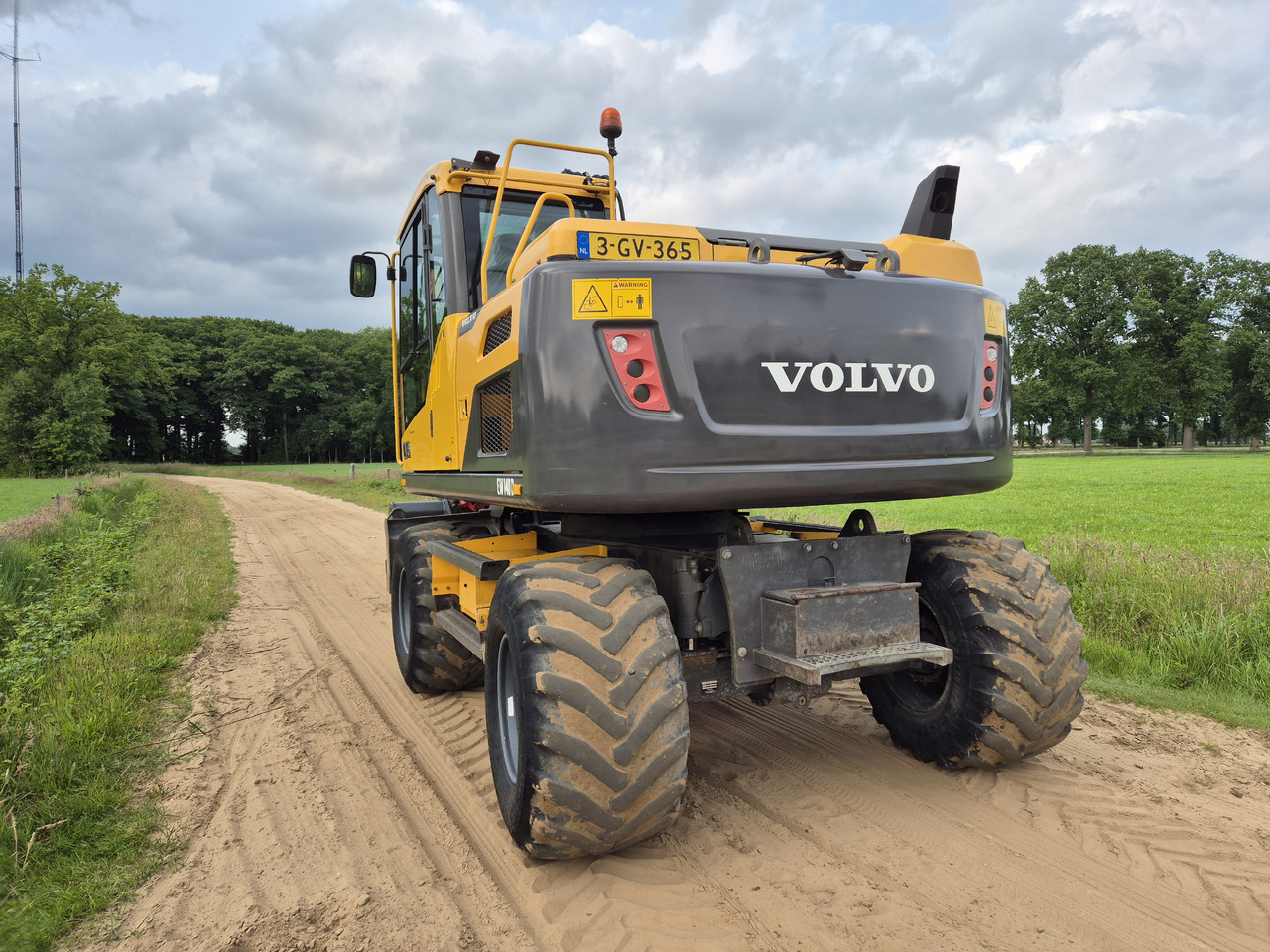 VOLVO EW 140 D - Ratastel ekskavaator: pilt 3 VOLVO EW 140 D - Ratastel ekskavaator: pilt 3