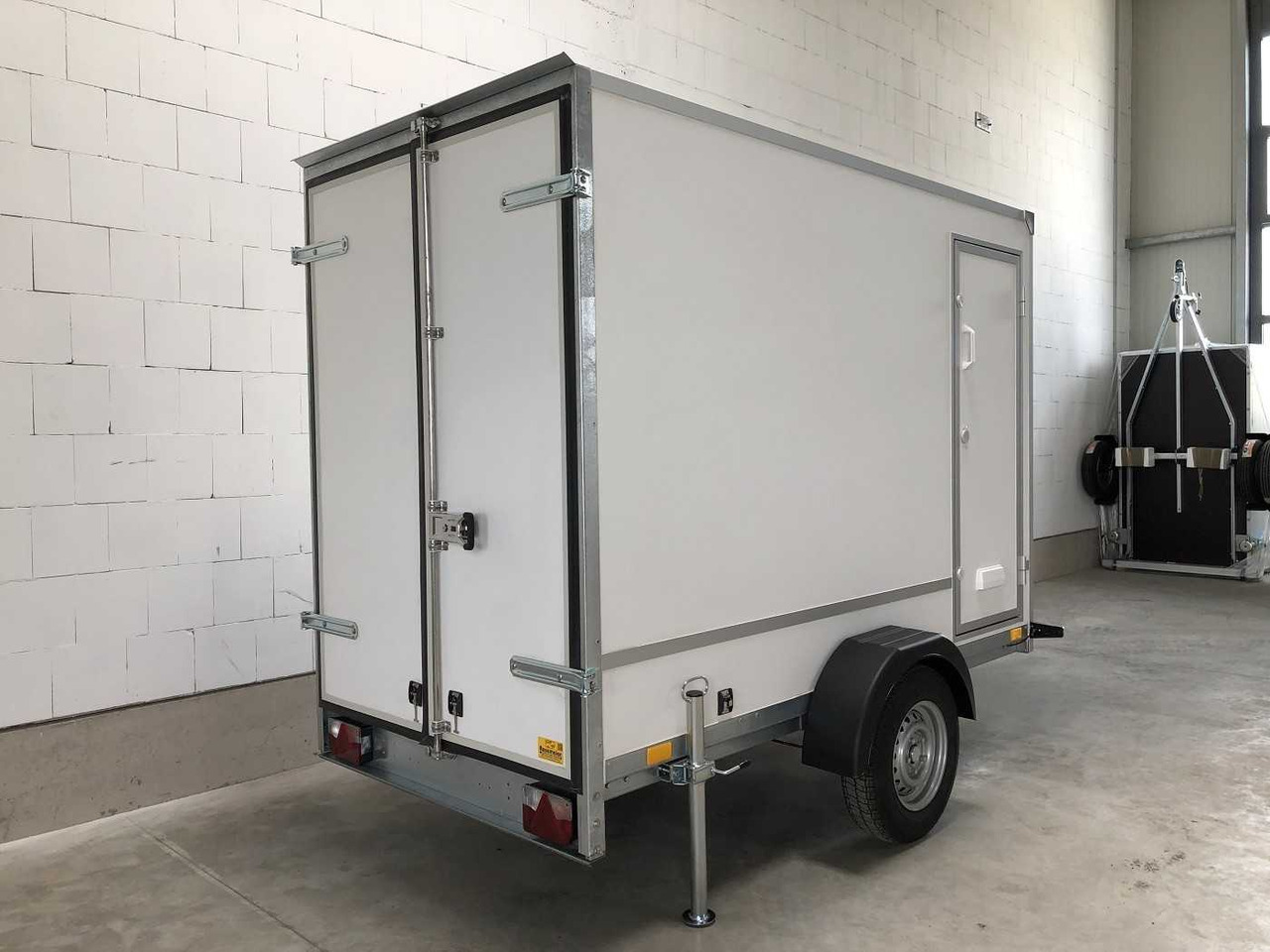 BLYSS F1326/180 HD Seitentür Kofferanhänger - Furgoonjärelhaagis: pilt 5 BLYSS F1326/180 HD Seitentür Kofferanhänger - Furgoonjärelhaagis: pilt 5