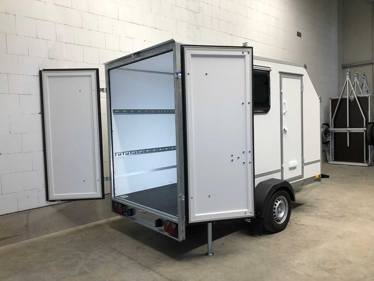 BLYSS F1330HD Seitentür,Fenster,Aero Kofferanhänger - Furgoonjärelhaagis: pilt 5 BLYSS F1330HD Seitentür,Fenster,Aero Kofferanhänger - Furgoonjärelhaagis: pilt 5