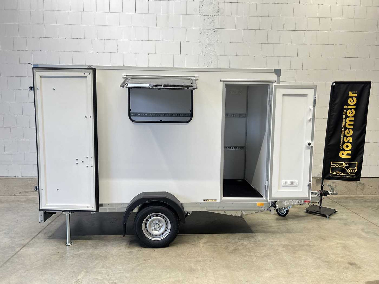 BLYSS F1330HD Seitentür,Fenster Kofferanhänger - Furgoonjärelhaagis: pilt 1 BLYSS F1330HD Seitentür,Fenster Kofferanhänger - Furgoonjärelhaagis: pilt 1