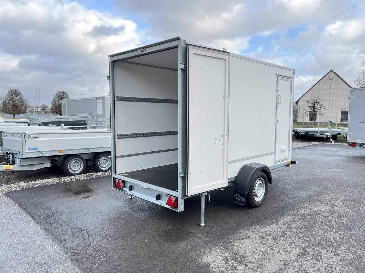 BLYSS F1330HD Seitentür Kofferanhänger - Furgoonjärelhaagis: pilt 3 BLYSS F1330HD Seitentür Kofferanhänger - Furgoonjärelhaagis: pilt 3