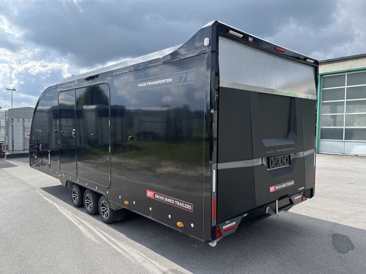 BRIAN_JAMES Race Transporter 7 Autotransporter geschlossen - Treiler järelhaagis: pilt 5 BRIAN_JAMES Race Transporter 7 Autotransporter geschlossen - Treiler järelhaagis: pilt 5
