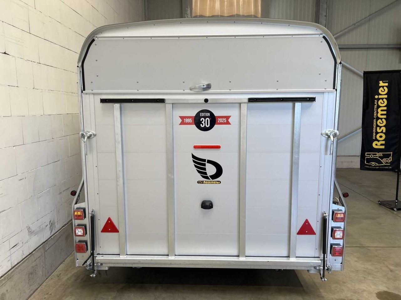 CHEVAL LIBERTE DEBON C1000 Roadster ALF Autotransporter geschlossen - Treiler järelhaagis: pilt 3 CHEVAL LIBERTE DEBON C1000 Roadster ALF Autotransporter geschlossen - Treiler järelhaagis: pilt 3