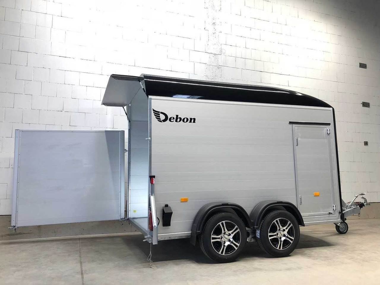 CHEVAL LIBERTE DEBON C500 Roadster Alu-Felgen Kofferanhänger - Mootorratta haagis: pilt 3 CHEVAL LIBERTE DEBON C500 Roadster Alu-Felgen Kofferanhänger - Mootorratta haagis: pilt 3