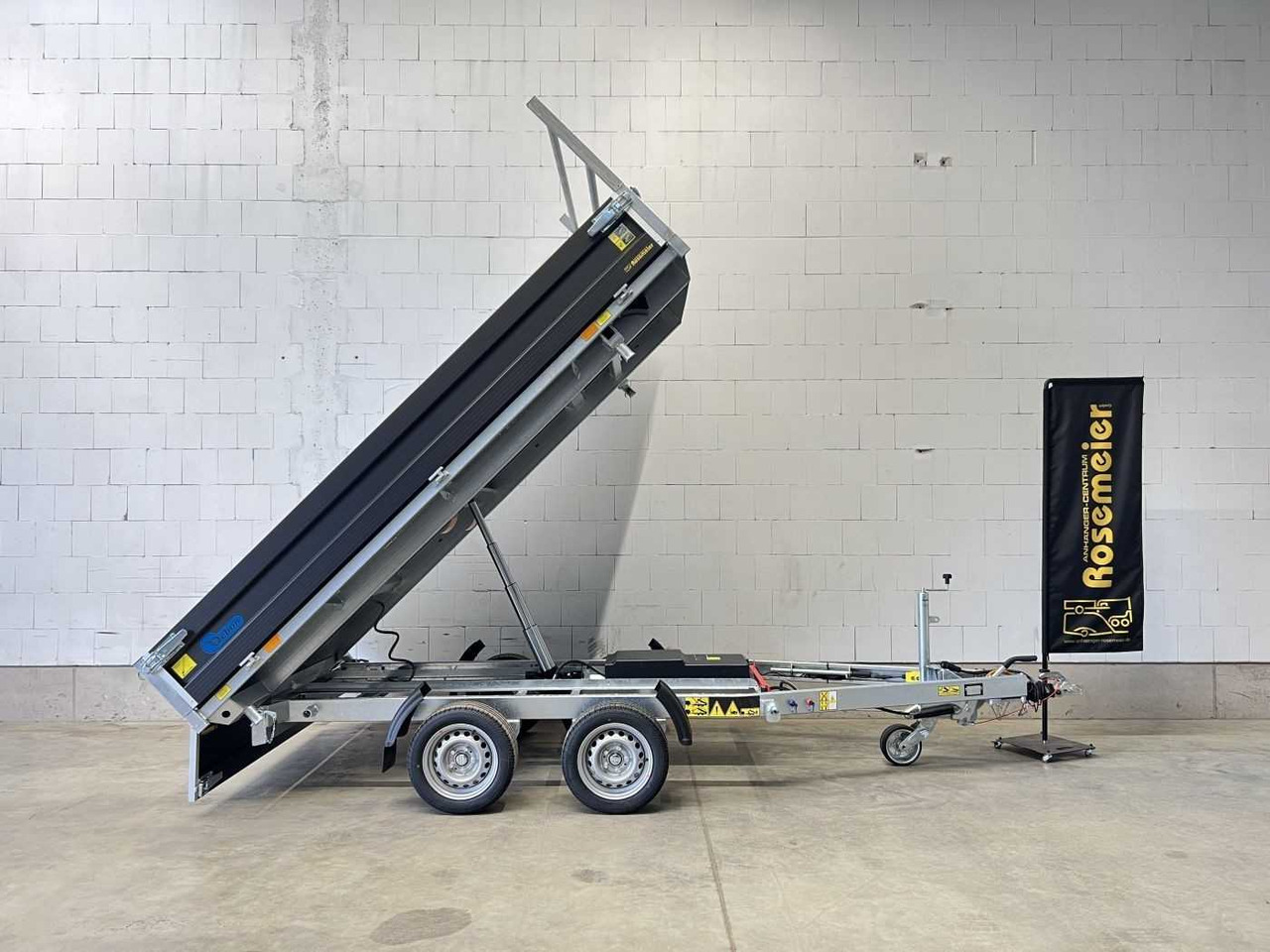 CHEVAL LIBERTE PW3.3E Black Dreiseitenkipper - Kalluri järelhaagis: pilt 1 CHEVAL LIBERTE PW3.3E Black Dreiseitenkipper - Kalluri järelhaagis: pilt 1