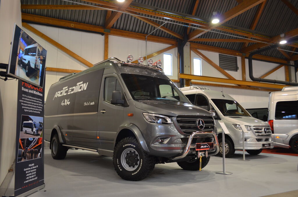 MERCEDES-BENZ Sprinter 519 4x4 high and low drive - Väikebuss, Mikrobuss: pilt 2 MERCEDES-BENZ Sprinter 519 4x4 high and low drive - Väikebuss, Mikrobuss: pilt 2