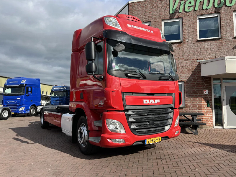 DAF CF 290 4X2 EURO6 SPACECAB RENOVA / VANGMUIL / LAADKLEP / TOP STAAT - Konteinerveduk/ Tõstukiga veoauto: pilt 1 DAF CF 290 4X2 EURO6 SPACECAB RENOVA / VANGMUIL / LAADKLEP / TOP STAAT - Konteinerveduk/ Tõstukiga veoauto: pilt 1