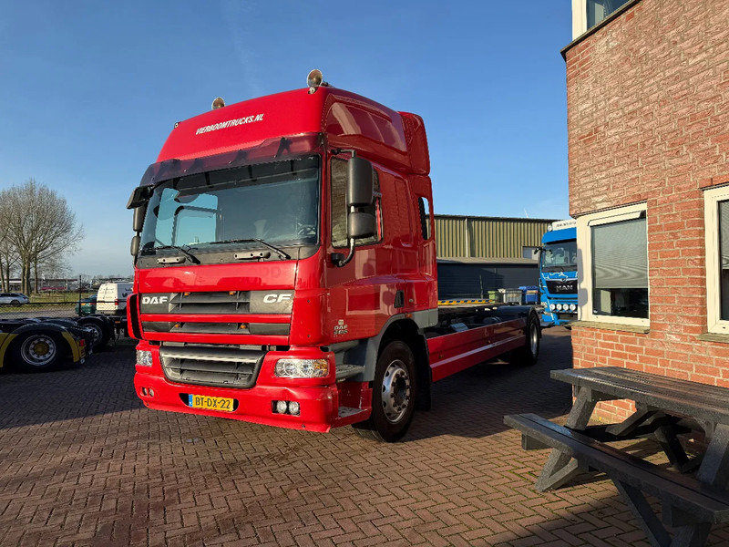 DAF CF 75 CF75-250 4X2 SPACECAB/RENOVA/STEEL/AIR/AIRCO/HOLLAND TRUCK - Konteinerveduk/ Tõstukiga veoauto: pilt 2 DAF CF 75 CF75-250 4X2 SPACECAB/RENOVA/STEEL/AIR/AIRCO/HOLLAND TRUCK - Konteinerveduk/ Tõstukiga veoauto: pilt 2
