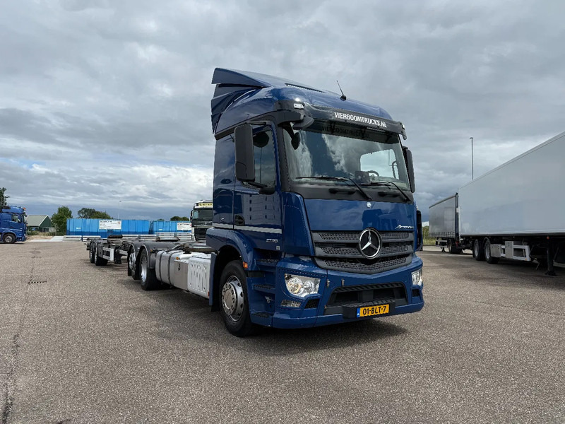 Mercedes-Benz Actros Actros 2736 6X2 BDF Komplett mit 2016 BDF Anhanger Top Zustand - Konteinerveduk/ Tõstukiga veoauto: pilt 1 Mercedes-Benz Actros Actros 2736 6X2 BDF Komplett mit 2016 BDF Anhanger Top Zustand - Konteinerveduk/ Tõstukiga veoauto: pilt 1