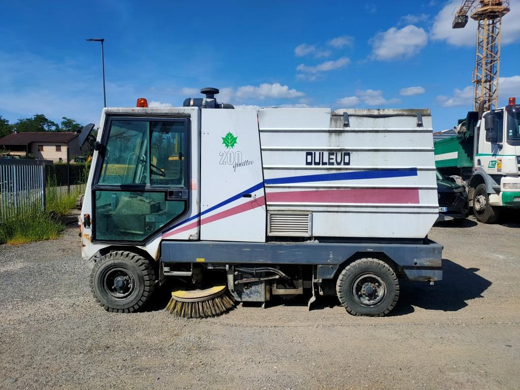 DULEVO 200-4 - Tänavapühkimismasin: pilt 1 DULEVO 200-4 - Tänavapühkimismasin: pilt 1