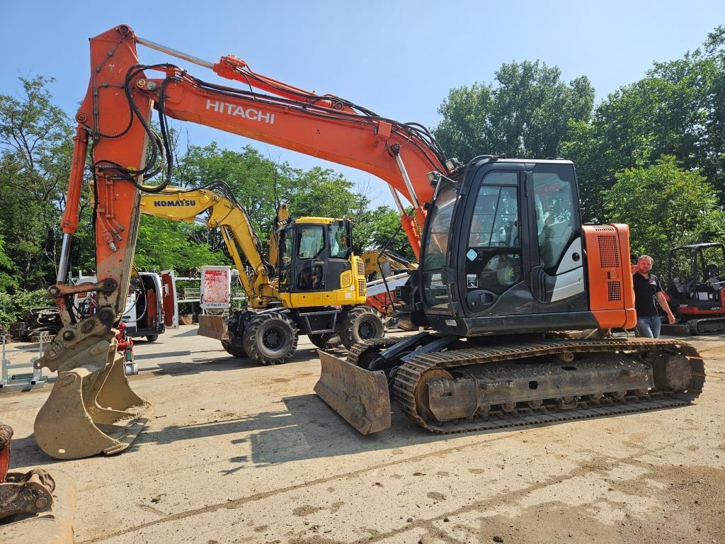 HITACHI ZX 135 US - Lintekskavaator: pilt 2 HITACHI ZX 135 US - Lintekskavaator: pilt 2