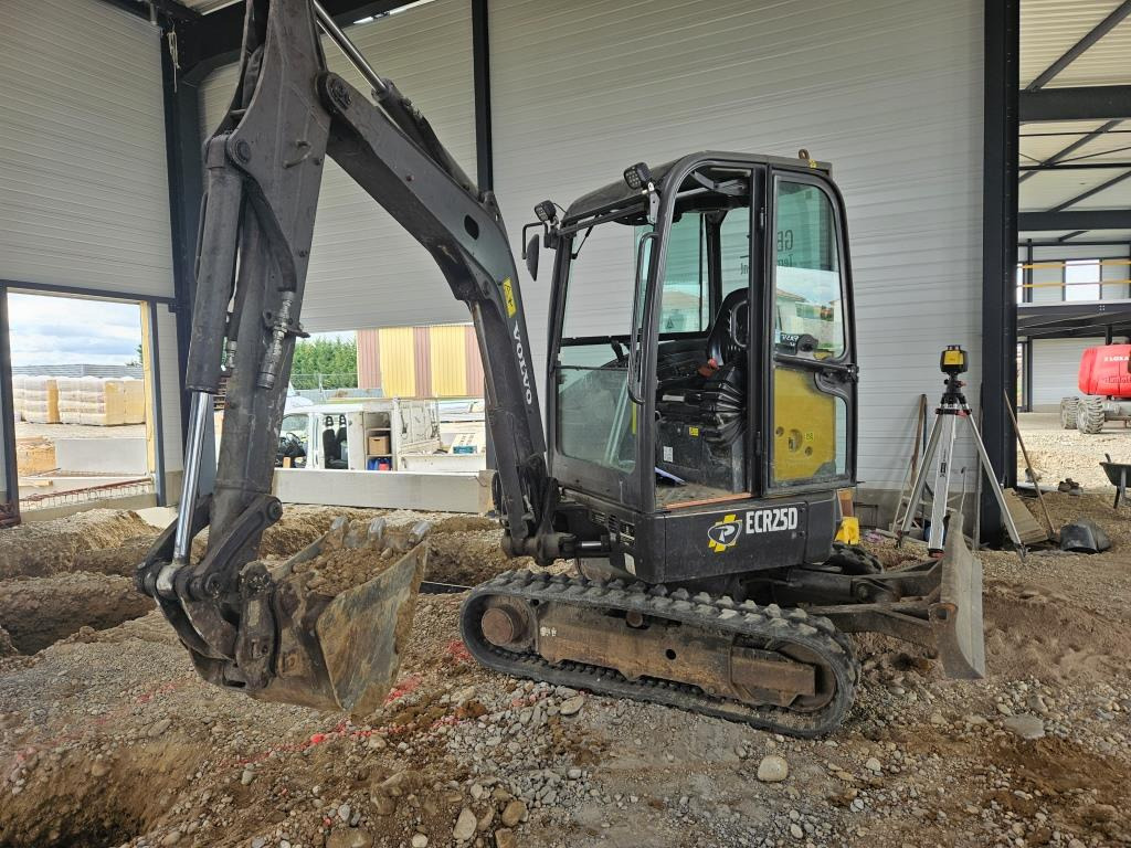 VOLVO ECR 25 D - Miniekskavaator: pilt 2 VOLVO ECR 25 D - Miniekskavaator: pilt 2