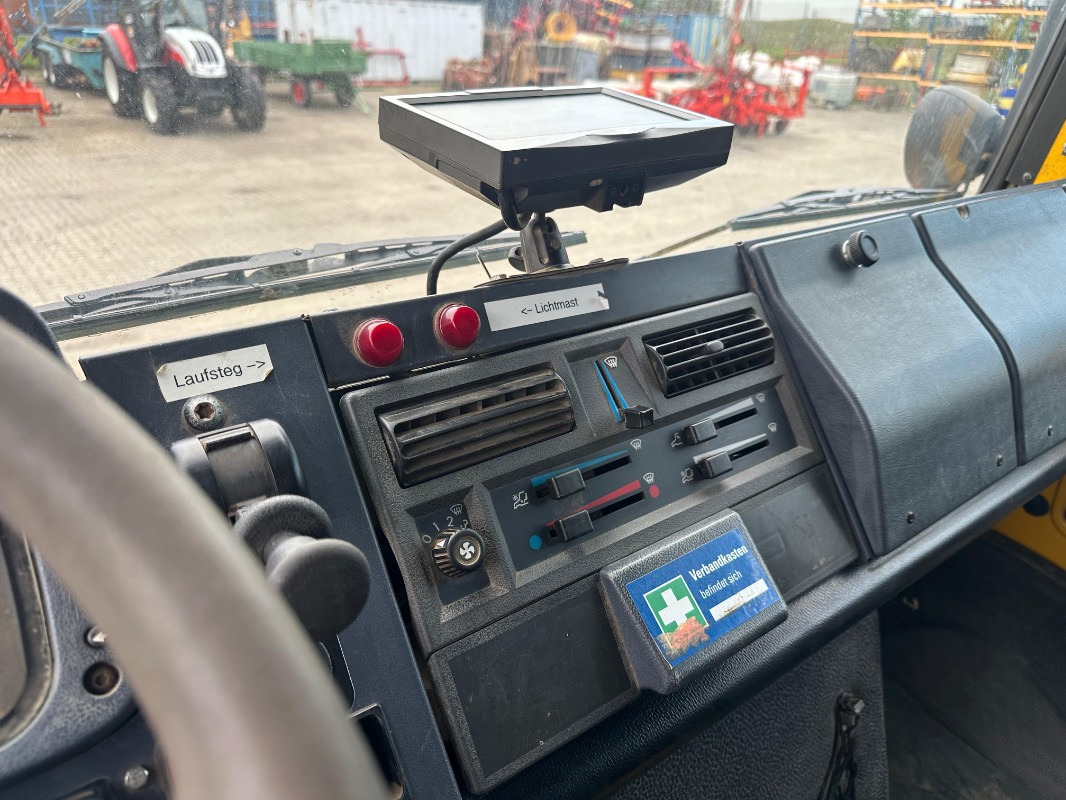Mercedes-Benz U 4000 - Traktor: pilt 4 Mercedes-Benz U 4000 - Traktor: pilt 4