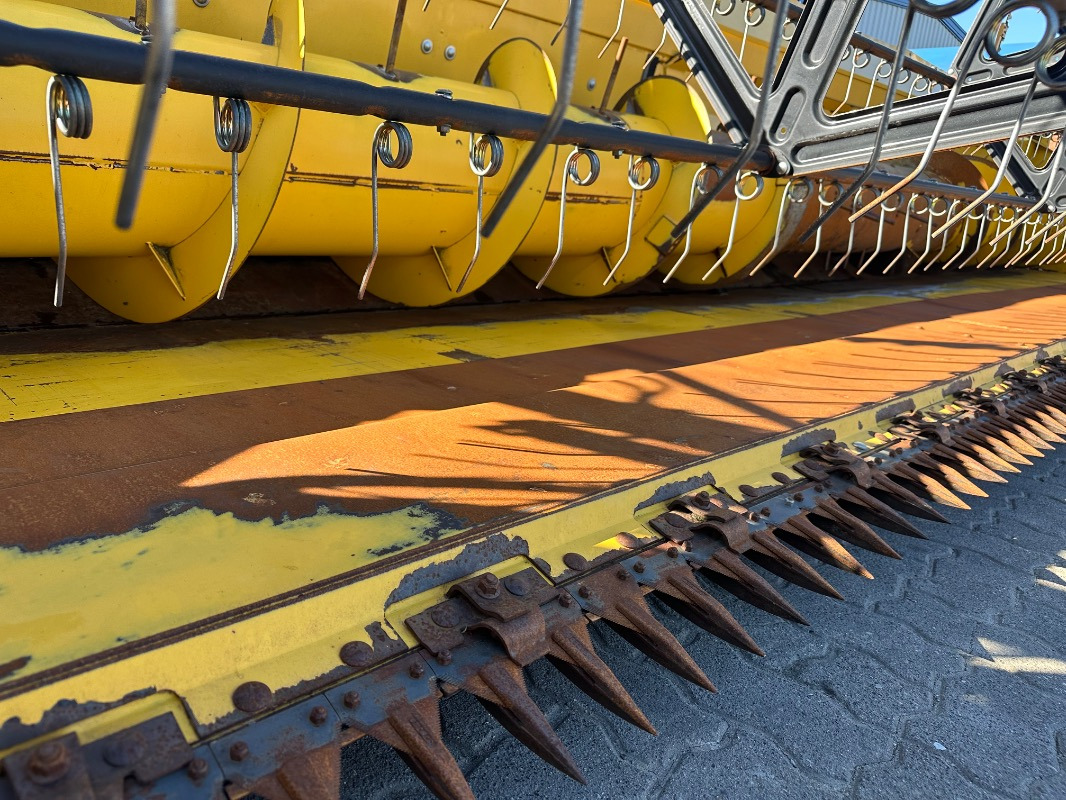 New Holland CX 6090 # 7,50m VariFeed - Kombain: pilt 5 New Holland CX 6090 # 7,50m VariFeed - Kombain: pilt 5