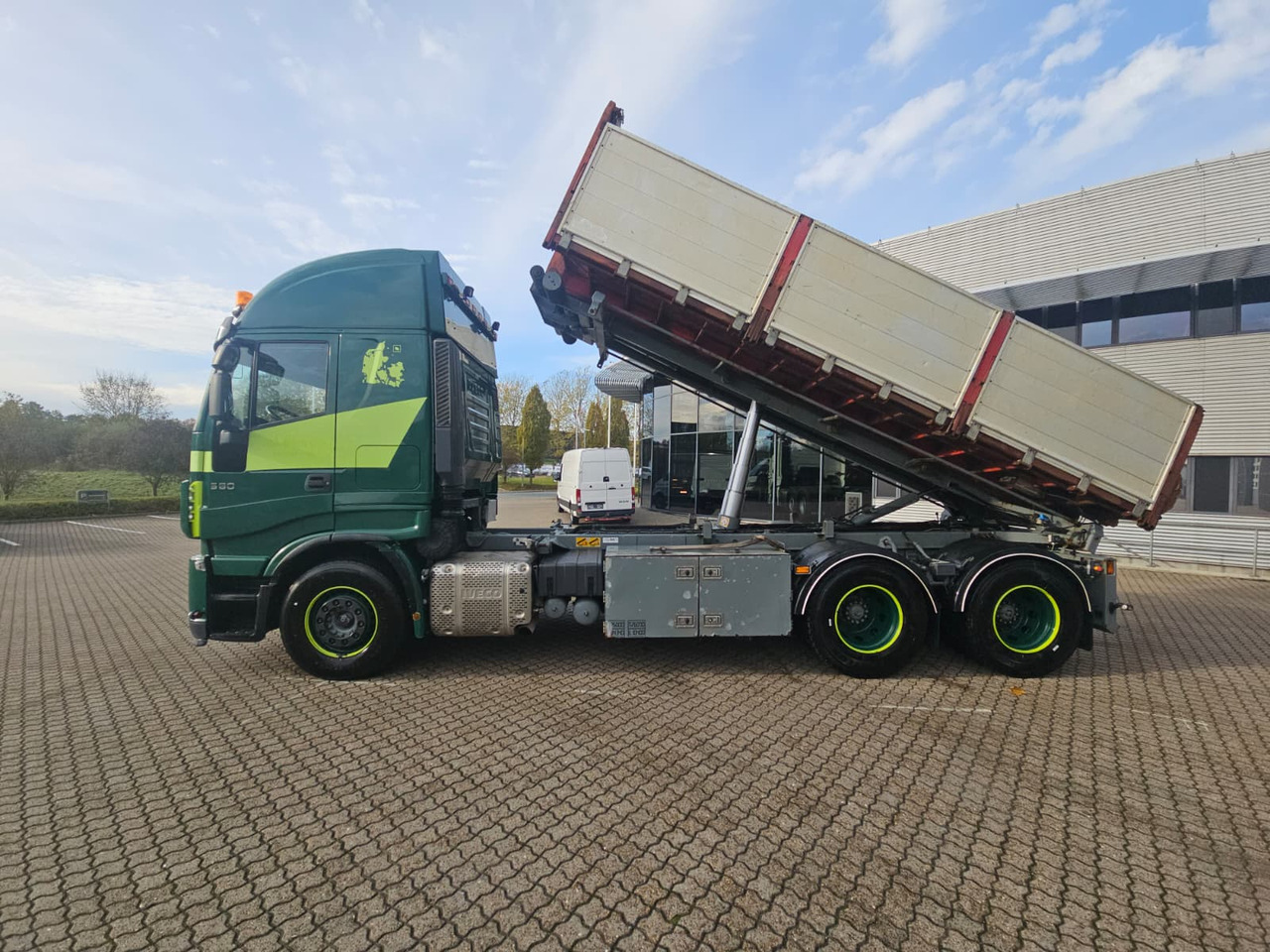 Iveco Stralis 560 6x4 - Konteinerveduk/ Tõstukiga veoauto: pilt 2 Iveco Stralis 560 6x4 - Konteinerveduk/ Tõstukiga veoauto: pilt 2