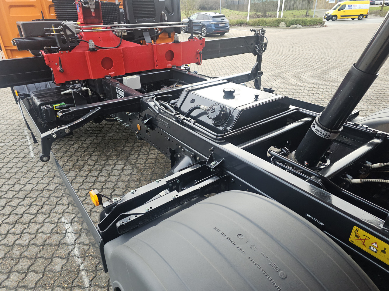 Kallurauto, Kraanaga veoauto MAN TGL 8.220: pilt 14
