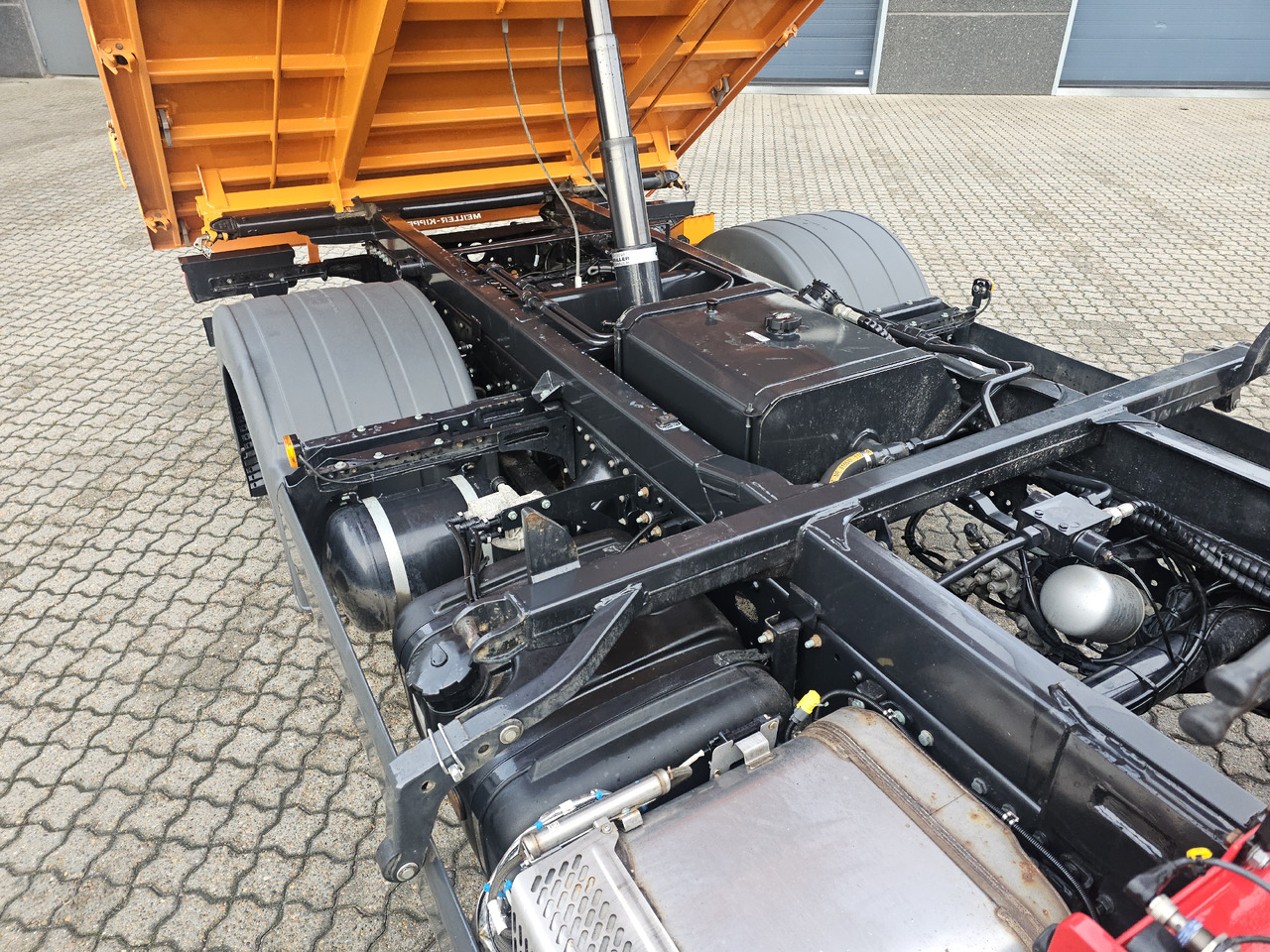 Kallurauto, Kraanaga veoauto MAN TGL 8.220: pilt 12